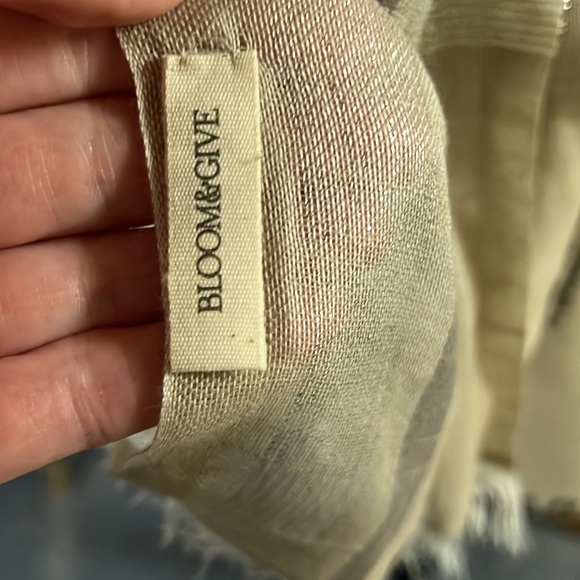 Scarf - Picture 3 of 6